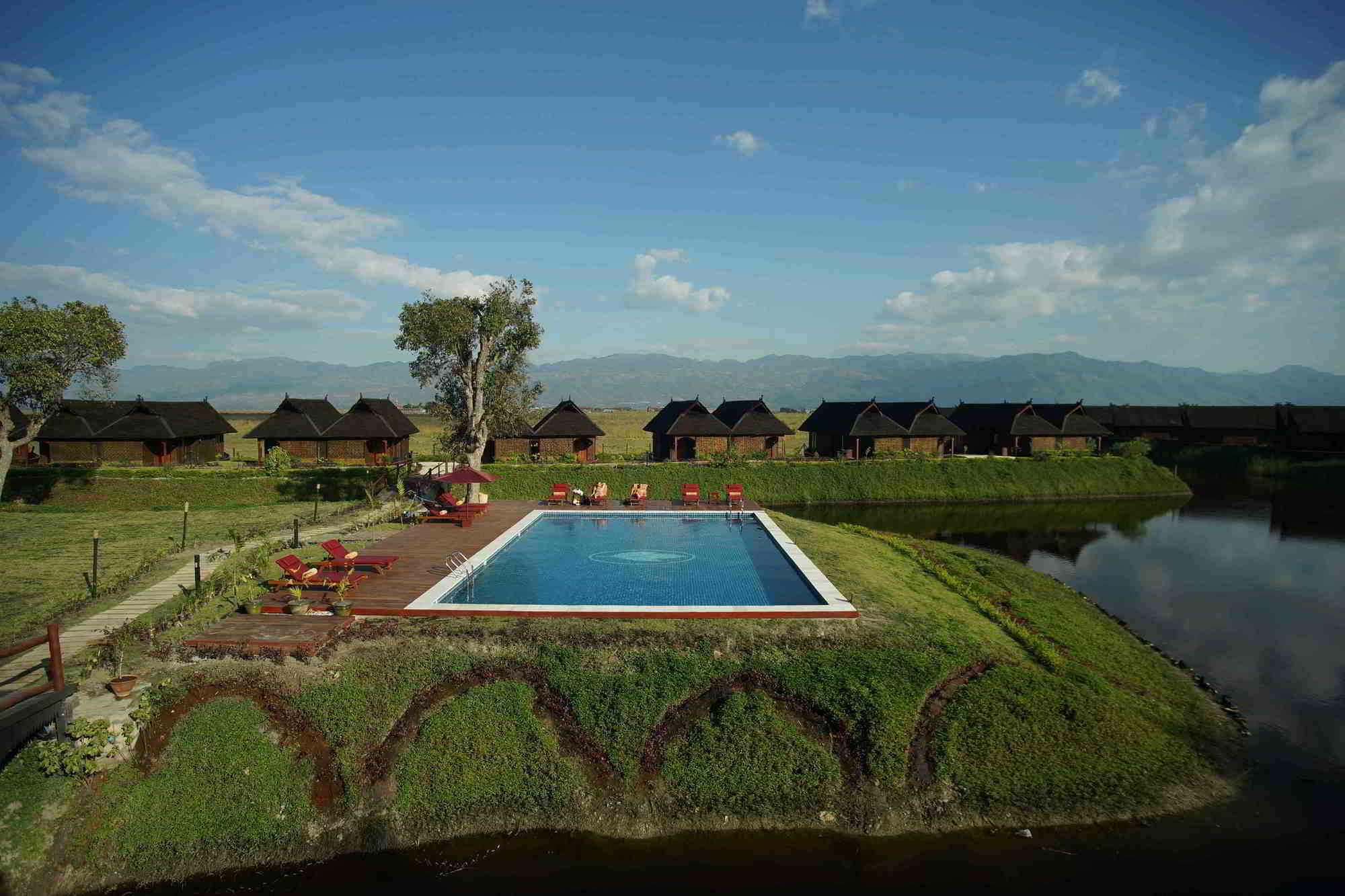 Pristine Lotus Resort Nyaungshwe Exteriör bild